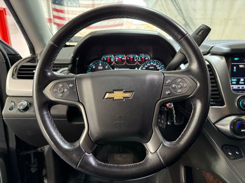 Used 2019 Chevrolet Suburban LT image 21