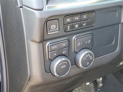 Used 2025 Chevrolet Tahoe LS image 18