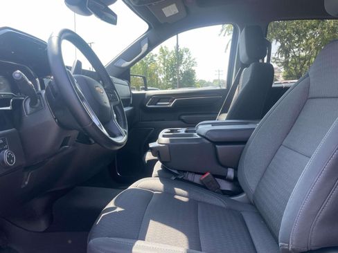 Used 2023 Chevrolet Silverado 1500 LT AWD/4WD image 14