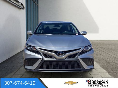 Used 2022 Toyota Camry SE FWD image 2