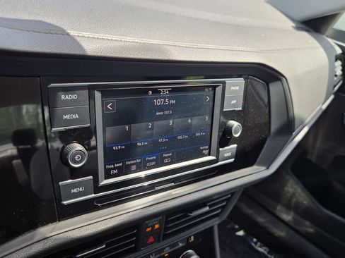 Certified 2023 Volkswagen Jetta SE w/ Panoramic Sunroof Package FWD image 22