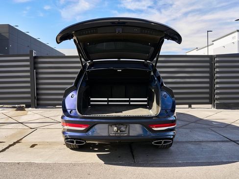 Used 2021 Bentley Bentayga image 15