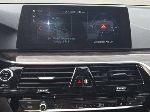 Used 2018 BMW 530i xDrive AWD/4WD image 16
