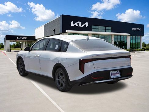 New 2026 Kia K4 FWD image 3