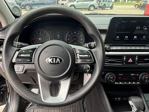 Used 2019 Kia Forte LXS FWD image 16