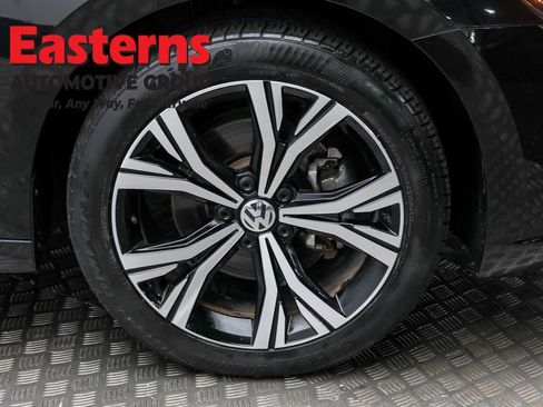 Used 2022 Volkswagen Passat 2.0T SE image 29