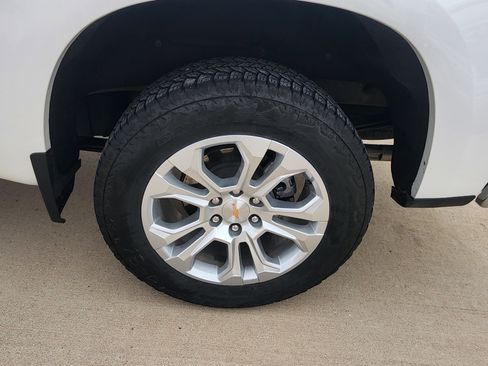 Used 2025 Chevrolet Silverado 1500 LTZ w/ Z71 Off-Road Package image 10