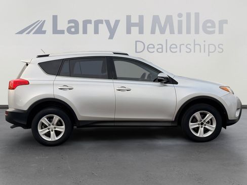 Used 2013 Toyota RAV4 XLE image 6
