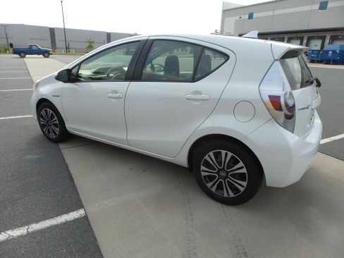 Used 2013 Toyota Prius C One FWD image 2
