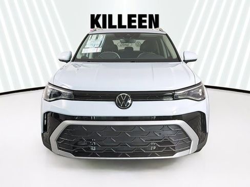 New 2026 Volkswagen Taos SE image 2