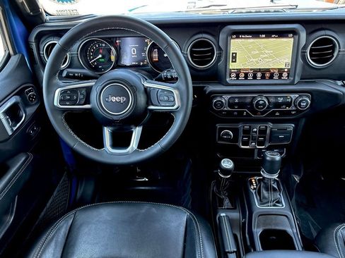 Used 2023 Jeep Wrangler Unlimited Sahara AWD/4WD image 16