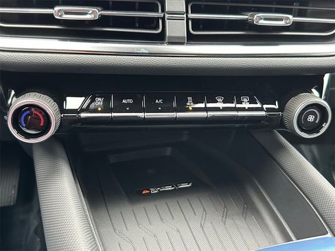 New 2026 Chevrolet Equinox EV LT image 27