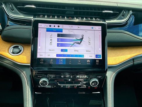 Used 2023 Jeep Grand Cherokee L Summit image 15