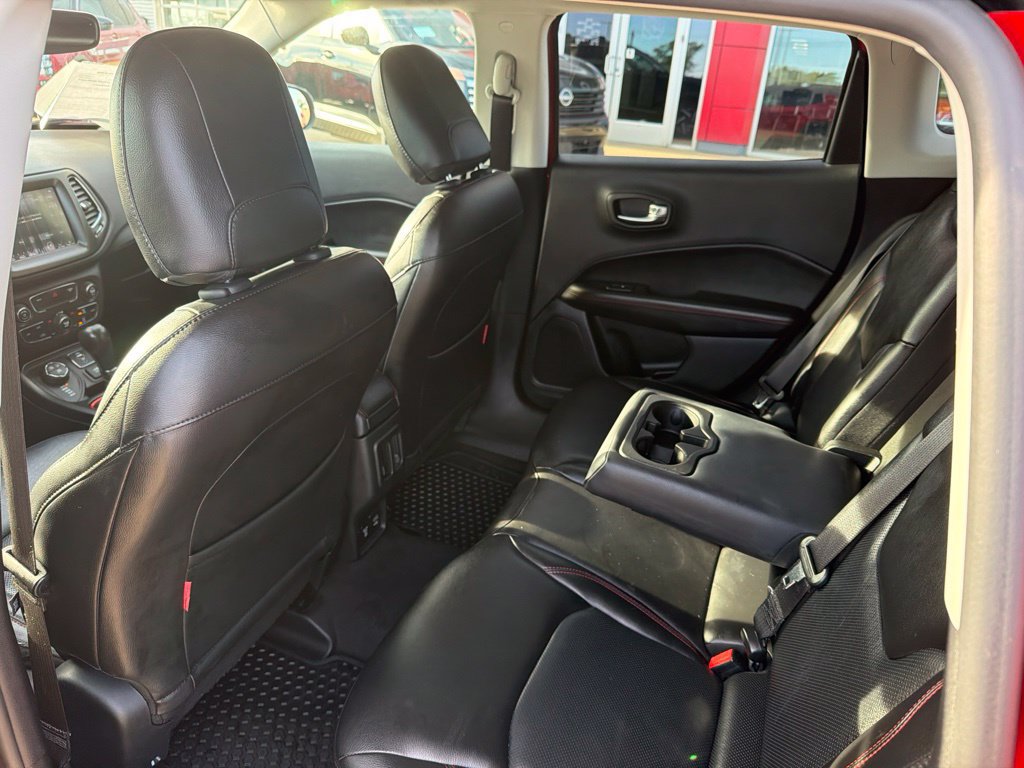 Used 2018 Jeep Compass Trailhawk w/ Leather Interior Group AWD/4WD image 18