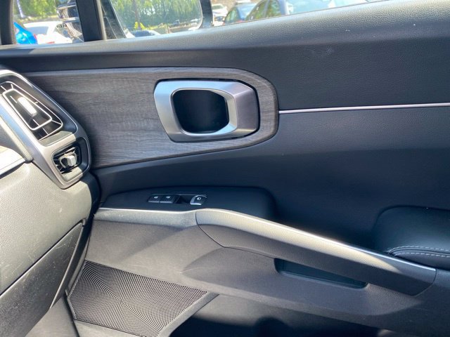 Used 2023 Kia Sorento EX w/ Panoramic Sunroof Package FWD image 21