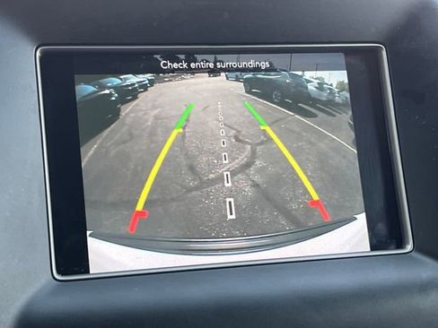 Used 2021 Jeep Grand Cherokee Laredo image 24