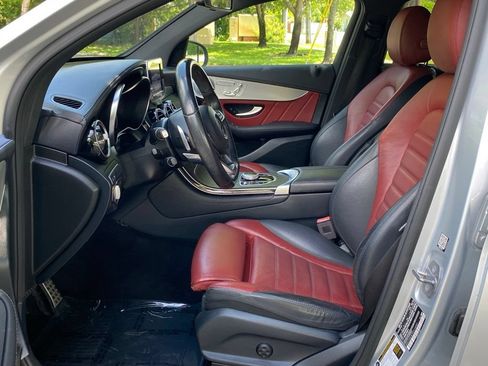Used 2019 Mercedes-Benz GLC 300 4MATIC Coupe image 15