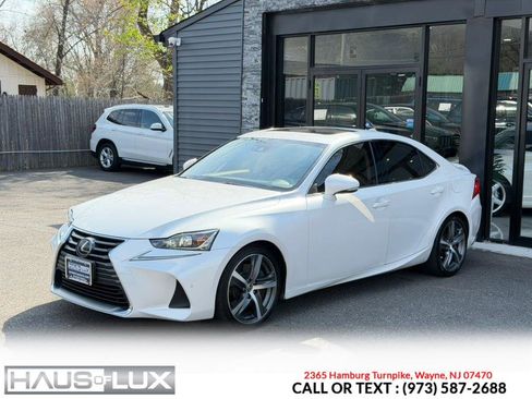 Used 2020 Lexus IS 300 AWD w/ Premium Package image 4