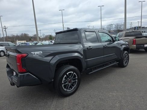 Used 2024 Toyota Tacoma TRD Sport image 4