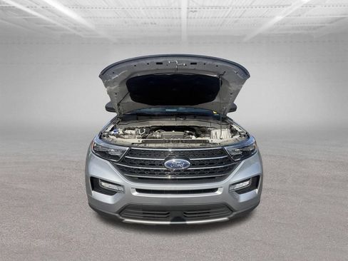 Used 2024 Ford Explorer XLT w/ Equipment Group 202A AWD/4WD image 63