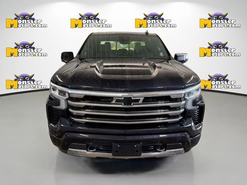 Used 2023 Chevrolet Silverado 1500 High Country w/ High Country Premium Package AWD/4WD image 2