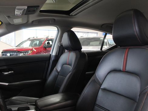 Used 2022 Nissan Sentra SR w/ SR Premium Package image 14