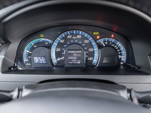 Used 2014 Toyota Camry SE w/ Moonroof Package FWD image 23