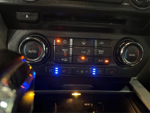 Used 2015 Ford F150 Lariat RWD image 20