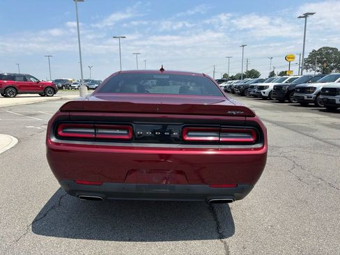 Used 2018 Dodge Challenger SXT Plus RWD image 10