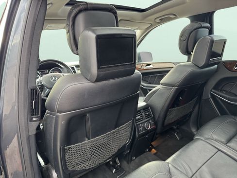 Used 2015 Mercedes-Benz GL 550 4MATIC image 13