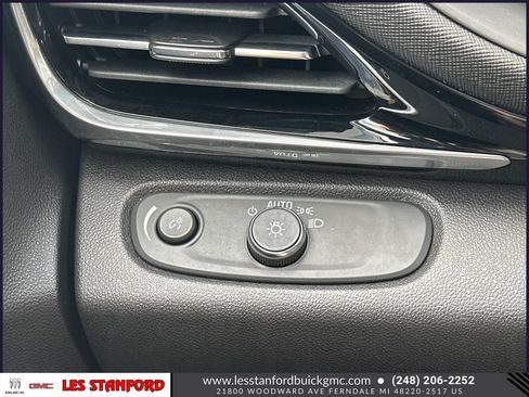 Used 2024 Buick Envista Sport Touring w/ Convenience I Package FWD image 27