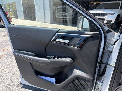 Used 2022 Mitsubishi Outlander SE FWD image 12
