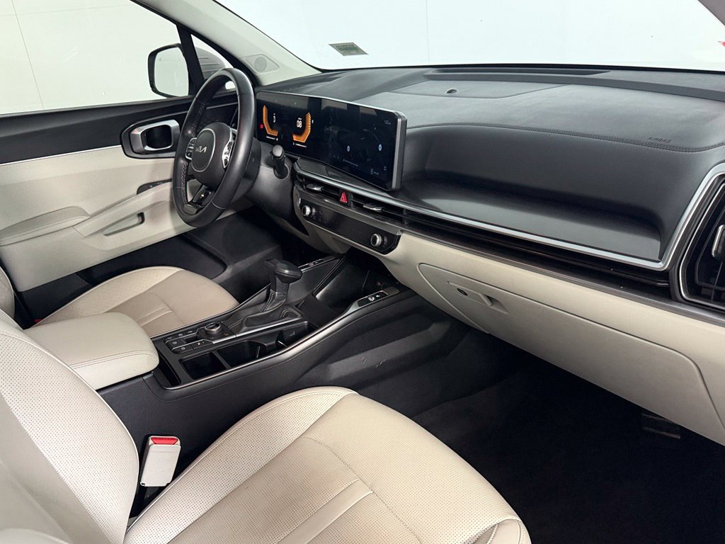 Used 2025 Kia Sorento EX AWD/4WD image 16