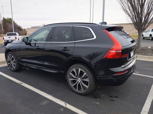 Used 2022 Volvo XC60 B5 Momentum w/ Protection Package Premier image 8