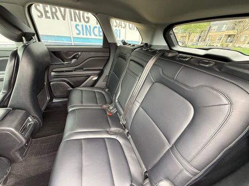 Used 2021 Lincoln Corsair AWD image 28