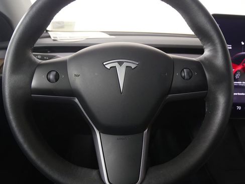 Used 2023 Tesla Model Y Long Range AWD/4WD image 17