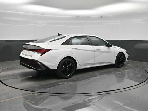 New 2026 Hyundai Elantra SEL Sport FWD image 8