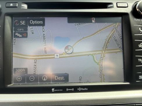 Used 2016 Toyota Highlander XLE image 18