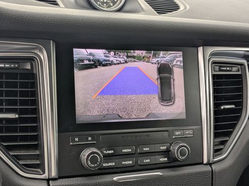 Used 2017 Porsche Macan S image 16