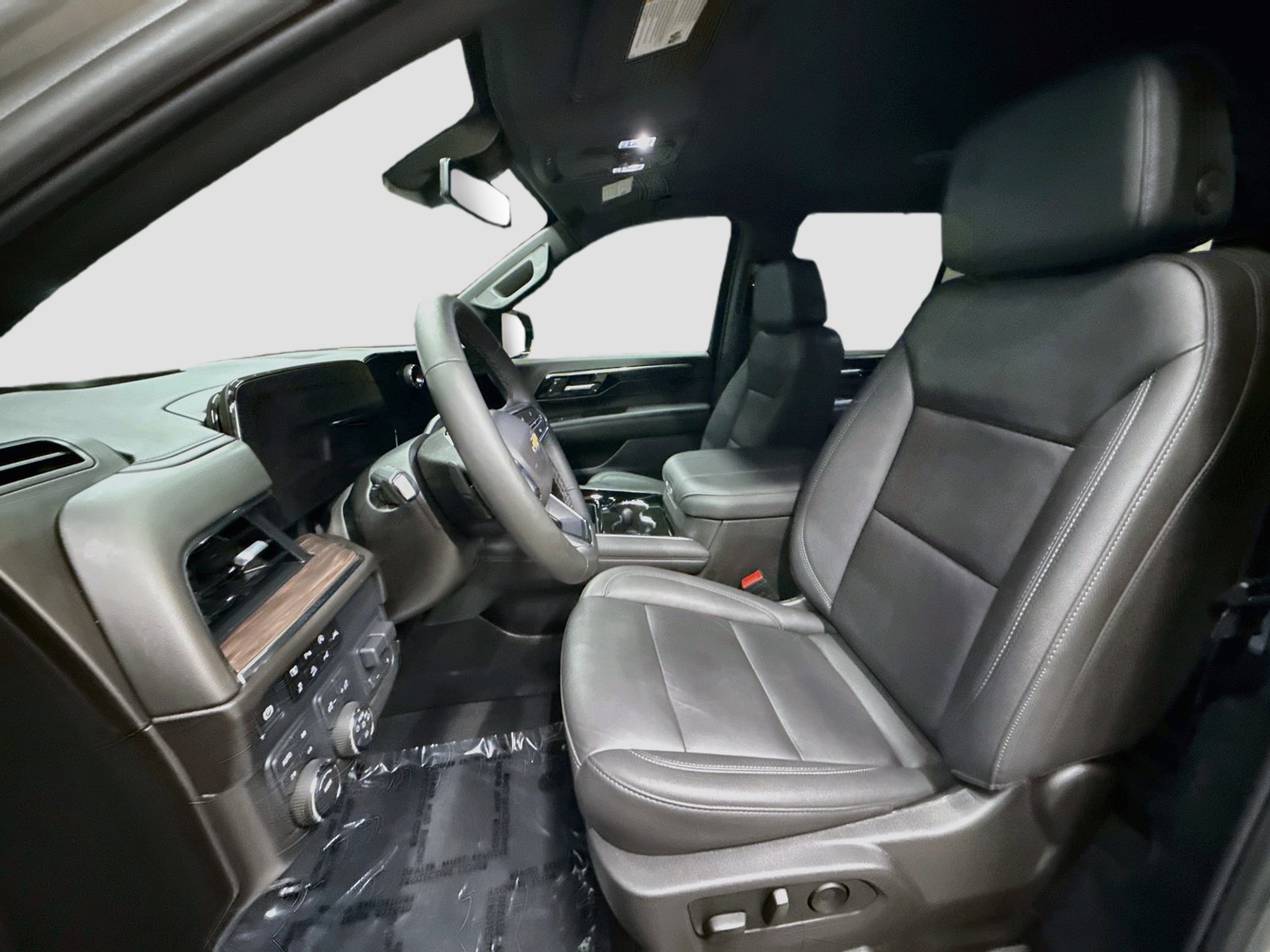 Used 2025 Chevrolet Tahoe LT w/ Comfort Package AWD/4WD image 25