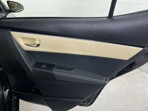 Used 2017 Toyota Corolla LE w/ Carpet Mat Package (TMS) FWD image 21