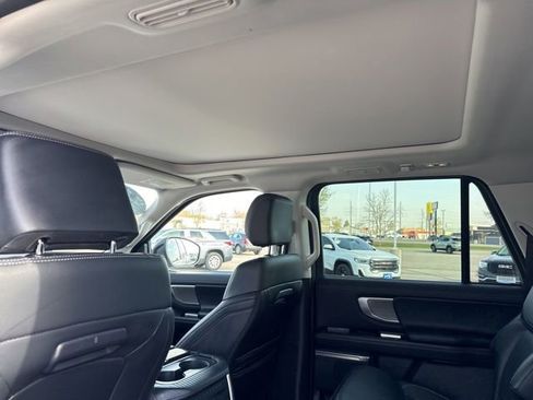 Used 2025 Ford Expedition Max Platinum AWD/4WD image 30