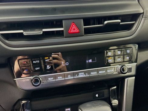 Certified 2024 Kia Seltos EX AWD/4WD image 16