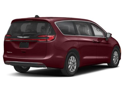 Certified 2023 Chrysler Pacifica Touring-L FWD image 3