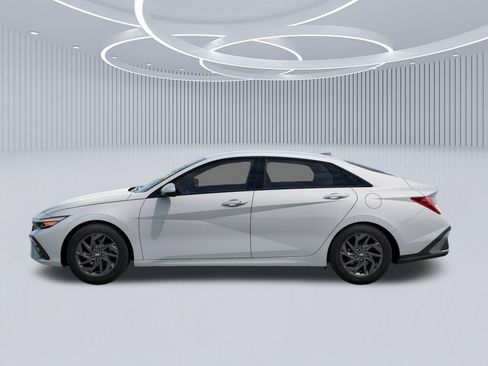 New 2026 Hyundai Elantra Hybrid FWD image 3