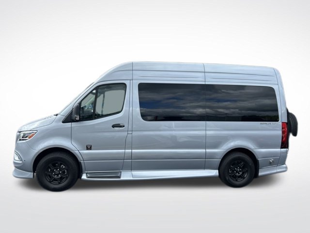 Used 2025 Mercedes-Benz Sprinter 2500 image 2