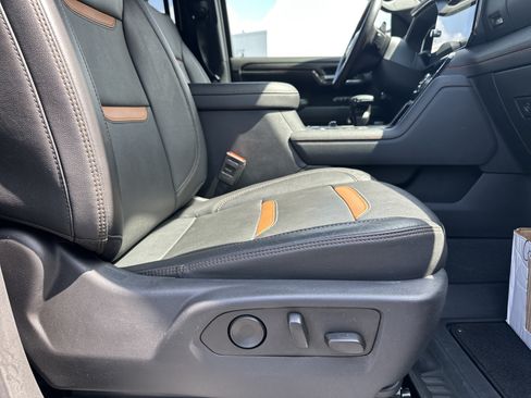 Used 2023 GMC Sierra 1500 AT4 w/ AT4 Premium Package AWD/4WD image 15