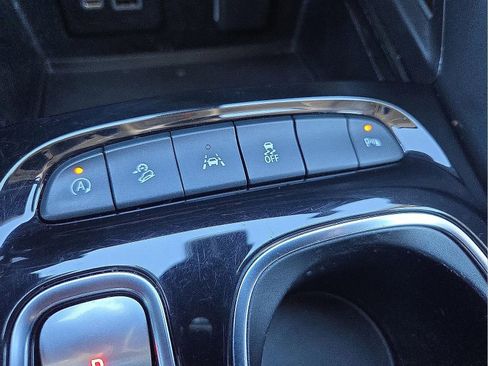 Used 2023 Buick Envision Preferred image 22