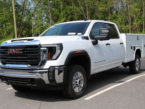 New 2026 GMC Sierra 2500 Pro w/ Convenience Package AWD/4WD image 2