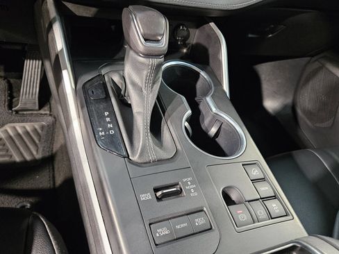 Used 2023 Toyota Highlander XLE AWD/4WD image 33